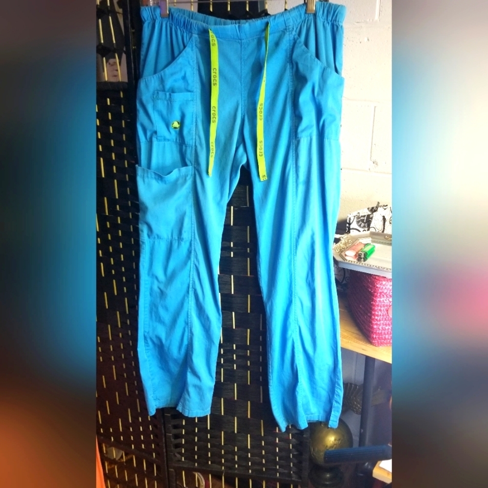 Crocs scrub pants in turquoise